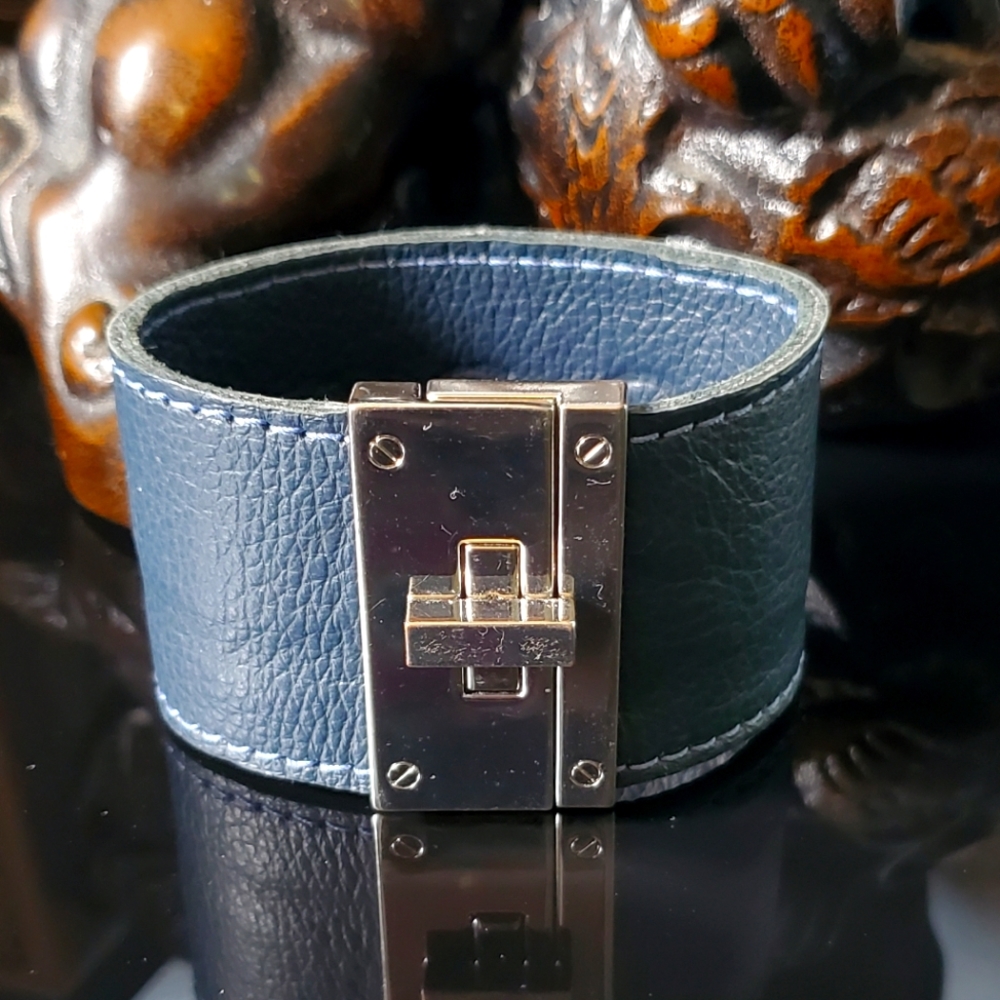 CC Skye denim blue leather silvertone twist lock cuff bracelet 7" inch